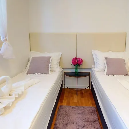 Sara With 2 Bedroom- Split
