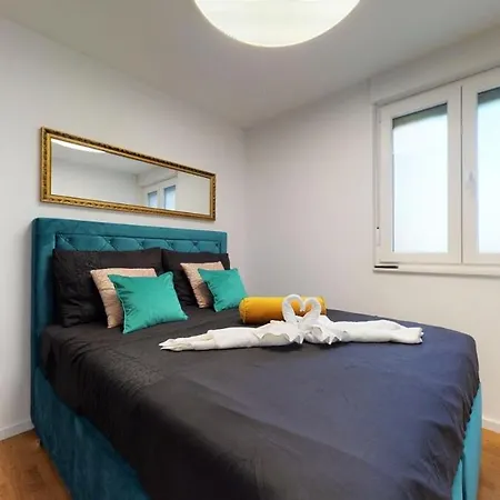 Apartment Sara With 2 Bedroom- Split