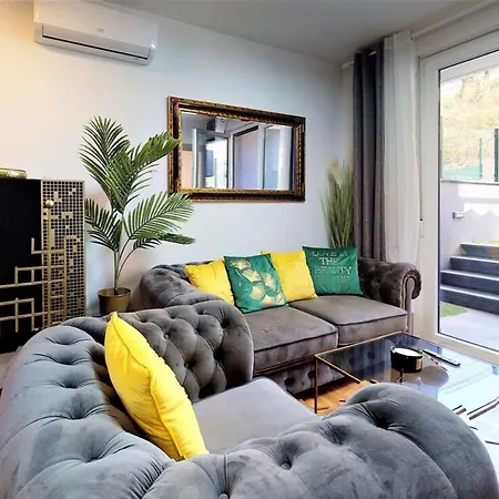 Sara With 2 Bedroom- Appartement