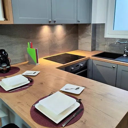 아파트 Sara With 2 Bedroom-
