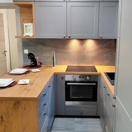 아파트 Sara With 2 Bedroom-